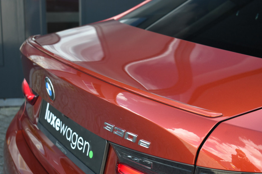 BMW 3-serie 330e M-Sport Pano ACC HUD 360 H/K Laser El-zetels El-klep 19inch