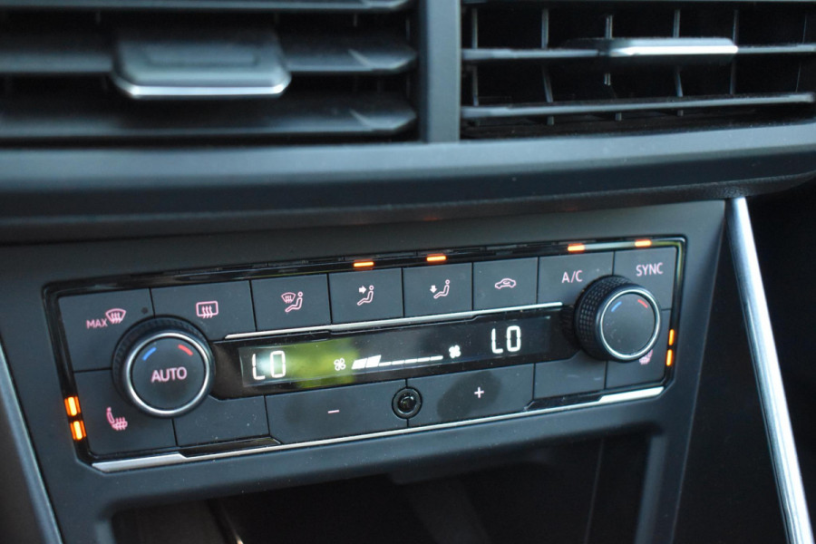 Volkswagen Polo 1.0 TSI Highline R Line Pano Keyless Virtual Camera BBD