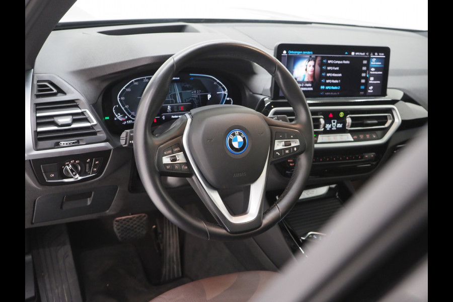BMW X3 xDrive30e LCI High Executive | Panoramadak | Sportstoelen | Head Up | 360 | Keyless | Carplay | Trekhaak