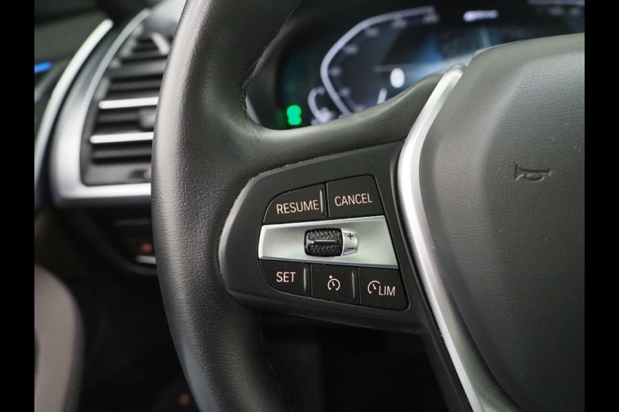 BMW X3 xDrive30e LCI High Executive | Panoramadak | Sportstoelen | Head Up | 360 | Keyless | Carplay | Trekhaak