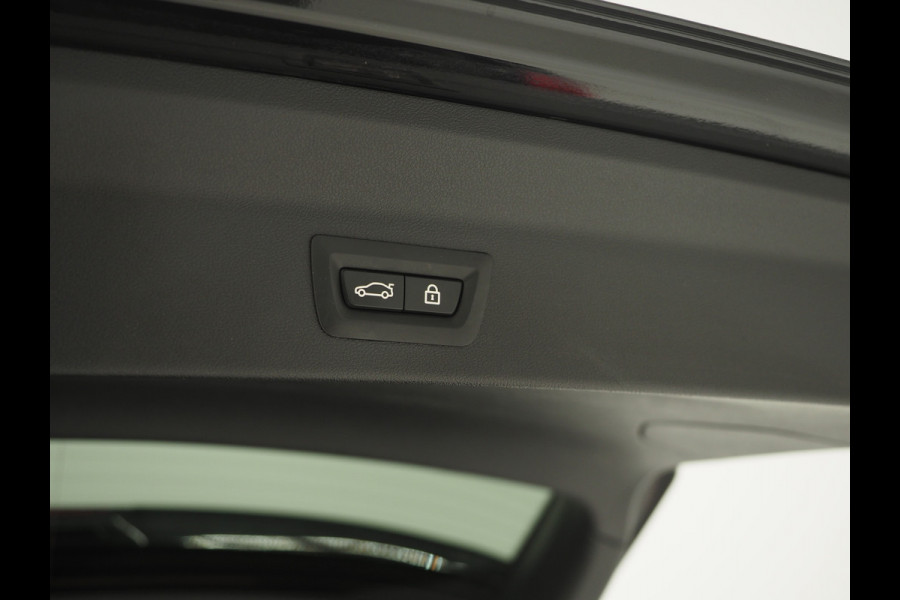 BMW X3 xDrive30e LCI High Executive | Panoramadak | Sportstoelen | Head Up | 360 | Keyless | Carplay | Trekhaak