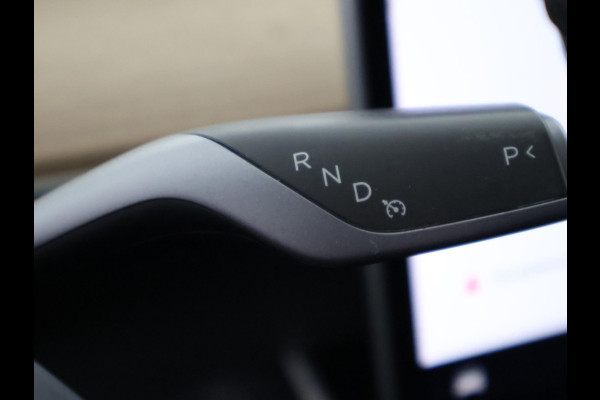 Tesla Model 3 STD RANGE-PLUS 239 PK ACCUTEST 86 %! 1e EIG. LEDER INTERIEUR. SLECHTS 81.000 KM TOT 2 JAAR GARANTIE