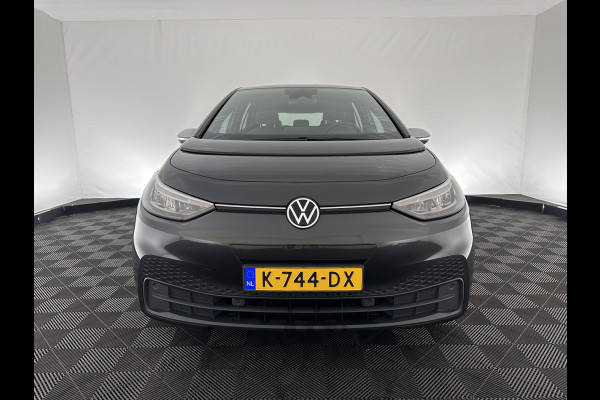 Volkswagen ID.3 First 58 kWh (INCL-BTW) *ADAPTIVE-CRUISE | FULL-LED | NAVI-FULLMAP | DIGI-COCKPIT | HEATED-COMFORT-SEATS | DAB+ | AMBIENT-LIGHT | MICROFIBRE | ECC | IQ-DRIVE | PDC | 18''ALU *