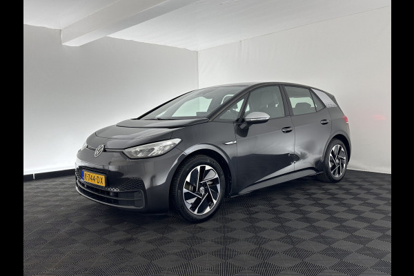 Volkswagen ID.3 First 58 kWh (INCL-BTW) *ADAPTIVE-CRUISE | FULL-LED | NAVI-FULLMAP | DIGI-COCKPIT | HEATED-COMFORT-SEATS | DAB+ | AMBIENT-LIGHT | MICROFIBRE | ECC | IQ-DRIVE | PDC | 18''ALU *