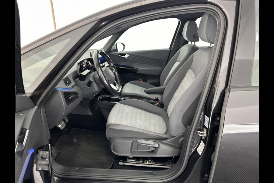 Volkswagen ID.3 First 58 kWh (INCL-BTW) *ADAPTIVE-CRUISE | FULL-LED | NAVI-FULLMAP | DIGI-COCKPIT | HEATED-COMFORT-SEATS | DAB+ | AMBIENT-LIGHT | MICROFIBRE | ECC | IQ-DRIVE | PDC | 18''ALU *