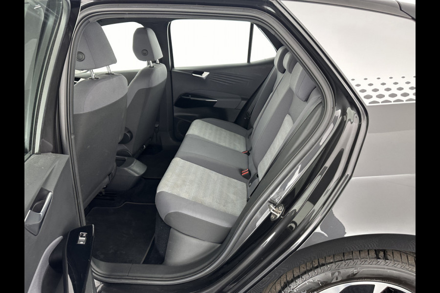 Volkswagen ID.3 First 58 kWh (INCL-BTW) *ADAPTIVE-CRUISE | FULL-LED | NAVI-FULLMAP | DIGI-COCKPIT | HEATED-COMFORT-SEATS | DAB+ | AMBIENT-LIGHT | MICROFIBRE | ECC | IQ-DRIVE | PDC | 18''ALU *