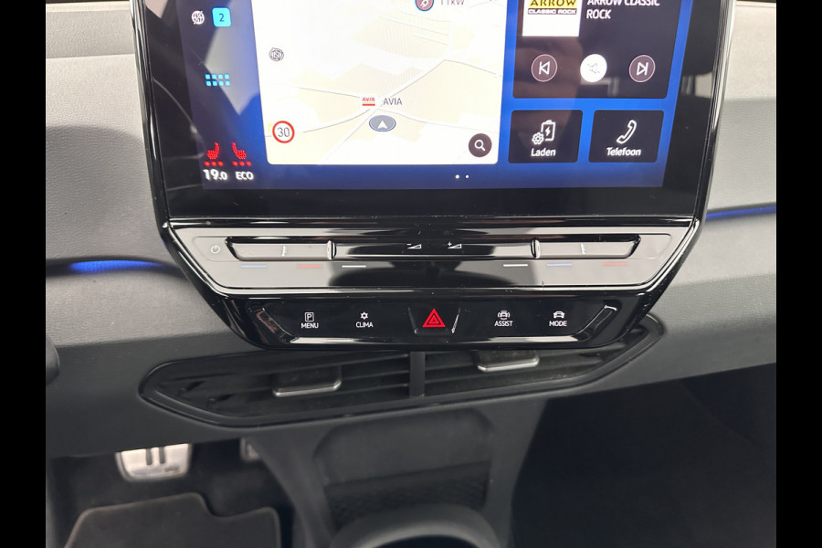 Volkswagen ID.3 First 58 kWh (INCL-BTW) *ADAPTIVE-CRUISE | FULL-LED | NAVI-FULLMAP | DIGI-COCKPIT | HEATED-COMFORT-SEATS | DAB+ | AMBIENT-LIGHT | MICROFIBRE | ECC | IQ-DRIVE | PDC | 18''ALU *