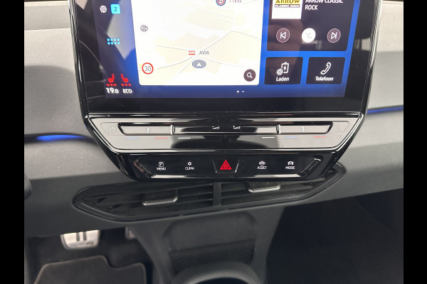 Volkswagen ID.3 First 58 kWh (INCL-BTW) *ADAPTIVE-CRUISE | FULL-LED | NAVI-FULLMAP | DIGI-COCKPIT | HEATED-COMFORT-SEATS | DAB+ | AMBIENT-LIGHT | MICROFIBRE | ECC | IQ-DRIVE | PDC | 18''ALU *