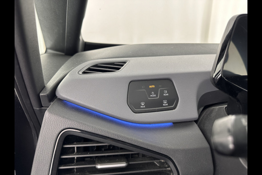 Volkswagen ID.3 First 58 kWh (INCL-BTW) *ADAPTIVE-CRUISE | FULL-LED | NAVI-FULLMAP | DIGI-COCKPIT | HEATED-COMFORT-SEATS | DAB+ | AMBIENT-LIGHT | MICROFIBRE | ECC | IQ-DRIVE | PDC | 18''ALU *