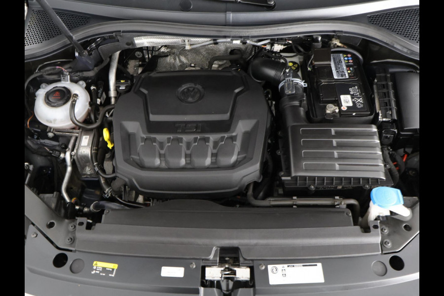 Volkswagen Tiguan 2.0 TSI 4Motion Highline Business R | 360° Camera | Trekhaak | Vol leer | Stoelverwarming