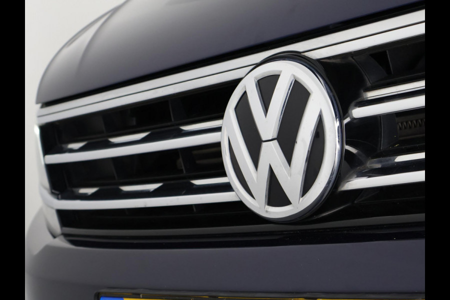 Volkswagen Tiguan 2.0 TSI 4Motion Highline Business R | 360° Camera | Trekhaak | Vol leer | Stoelverwarming