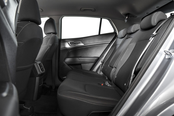 Kia Sportage 1.6 T-GDi MHEV 160 PK DynamicLine - Automaat | Dig. Cockpit | Adapt. Cruise | Stuur-+Stuurverw. | PDC | Camera | NAV + App. Connect | ECC | LM 17" | 1983