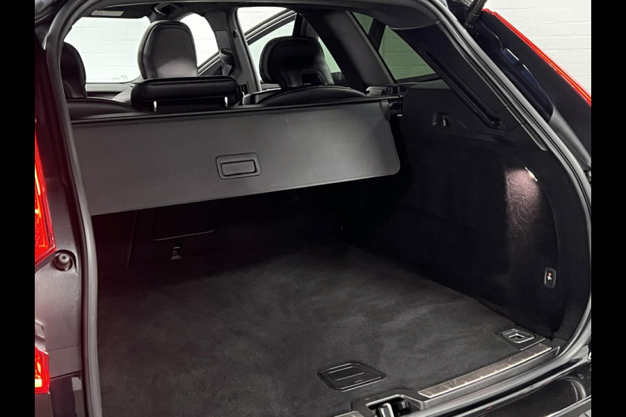 Volvo XC60 2.0 T6 Plug-in hybrid AWD R-Design Open dak | Harman/Kardon | Trekhaak | Adapt. Cruise c. | Keyless