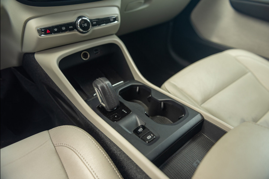 Volvo XC40 T4 Aut. Plug-In Hybrid Inscription Leder Parkeercamera 211pk