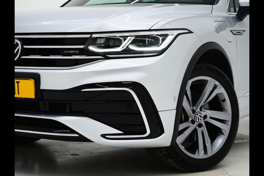 Volkswagen Tiguan 1.4 TSI eHybrid R-Line Exclusive | Panoramadak | Leder | Head Up | 360 | Adaptive Cruise | Carplay