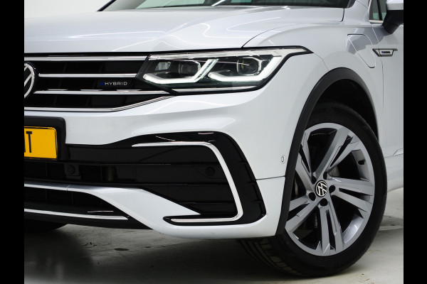 Volkswagen Tiguan 1.4 TSI eHybrid R-Line Exclusive | Panoramadak | Leder | Head Up | 360 | Adaptive Cruise | Carplay