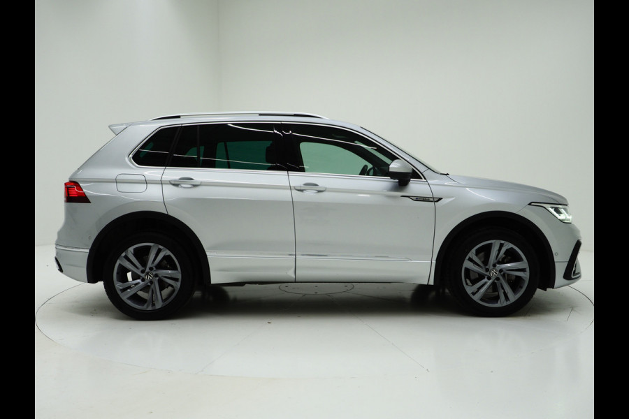 Volkswagen Tiguan 1.4 TSI eHybrid R-Line Exclusive | Panoramadak | Leder | Head Up | 360 | Adaptive Cruise | Carplay