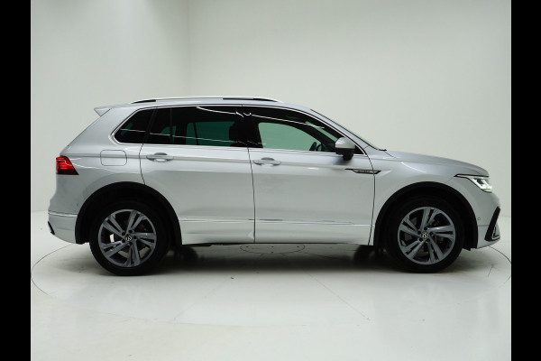 Volkswagen Tiguan 1.4 TSI eHybrid R-Line Exclusive | Panoramadak | Leder | Head Up | 360 | Adaptive Cruise | Carplay