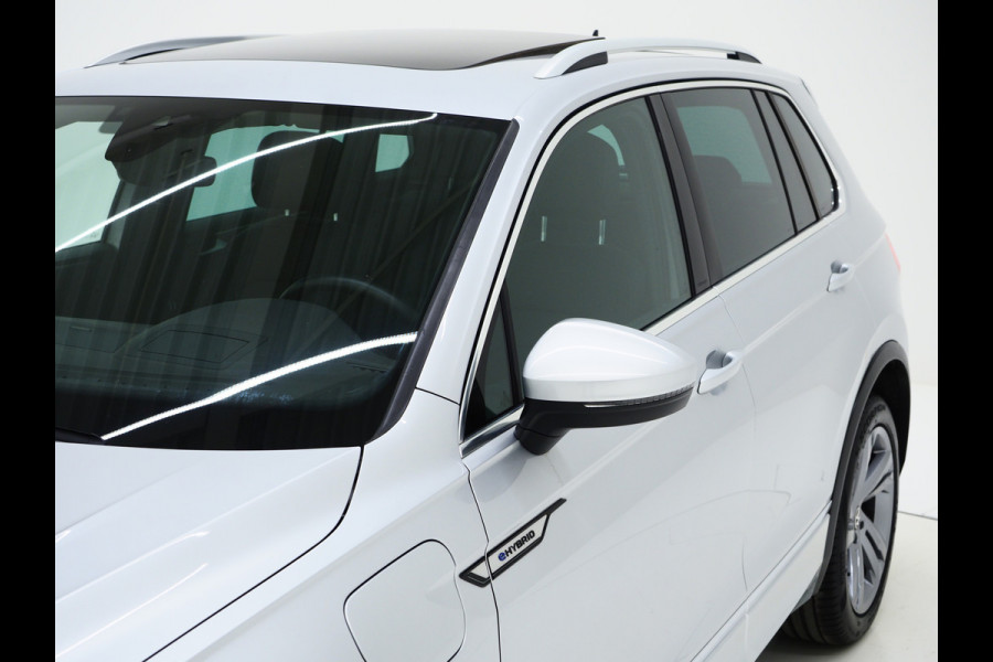Volkswagen Tiguan 1.4 TSI eHybrid R-Line Exclusive | Panoramadak | Leder | Head Up | 360 | Adaptive Cruise | Carplay