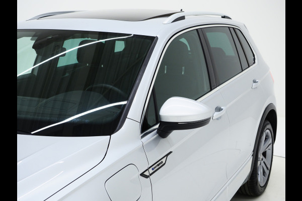 Volkswagen Tiguan 1.4 TSI eHybrid R-Line Exclusive | Panoramadak | Leder | Head Up | 360 | Adaptive Cruise | Carplay