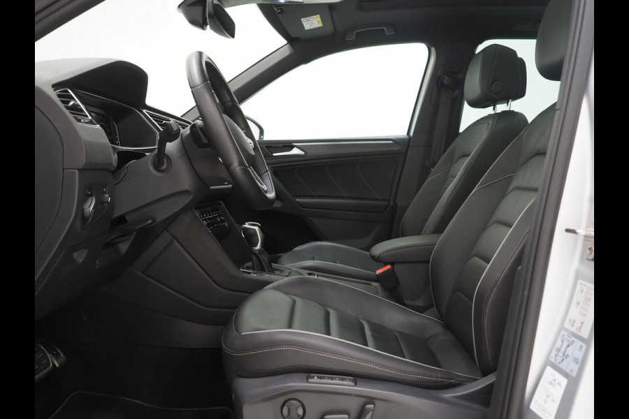 Volkswagen Tiguan 1.4 TSI eHybrid R-Line Exclusive | Panoramadak | Leder | Head Up | 360 | Adaptive Cruise | Carplay