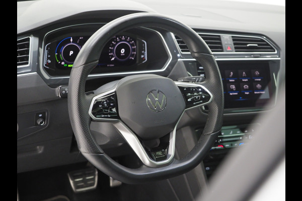 Volkswagen Tiguan 1.4 TSI eHybrid R-Line Exclusive | Panoramadak | Leder | Head Up | 360 | Adaptive Cruise | Carplay