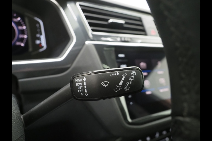 Volkswagen Tiguan 1.4 TSI eHybrid R-Line Exclusive | Panoramadak | Leder | Head Up | 360 | Adaptive Cruise | Carplay