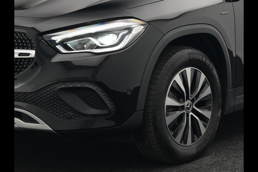 Mercedes-Benz GLA 250 e Style Plug In Hybrid 218pk Dealer O.H PHEV | Trekhaak af Fabriek | Camera | Widescreen Navi | Apple Carplay | BLIS | Parkassist | Sportstoelen Verwarmd |