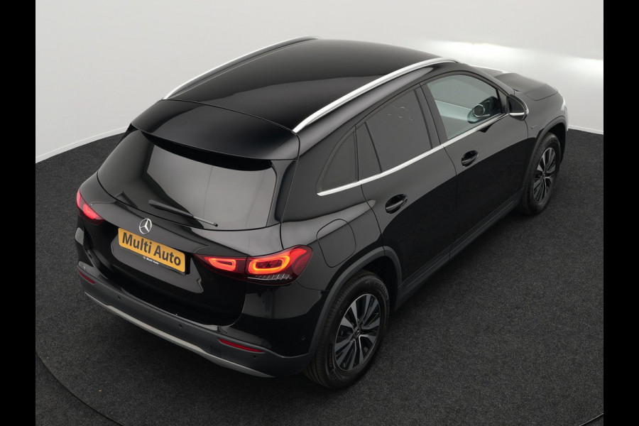 Mercedes-Benz GLA 250 e Style Plug In Hybrid 218pk Dealer O.H PHEV | Trekhaak af Fabriek | Camera | Widescreen Navi | Apple Carplay | BLIS | Parkassist | Sportstoelen Verwarmd |