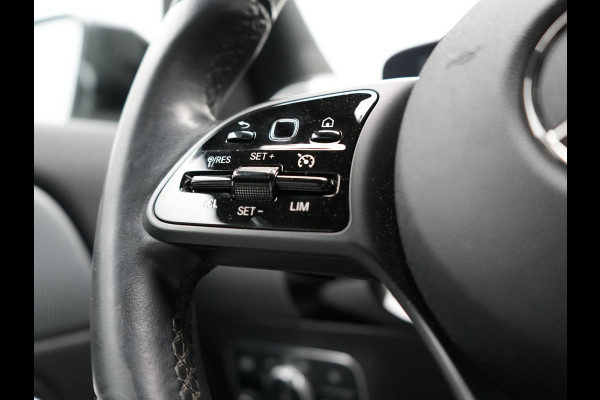 Mercedes-Benz GLA 250 e Style Plug In Hybrid 218pk Dealer O.H PHEV | Trekhaak af Fabriek | Camera | Widescreen Navi | Apple Carplay | BLIS | Parkassist | Sportstoelen Verwarmd |