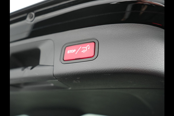 Mercedes-Benz GLA 250 e Style Plug In Hybrid 218pk Dealer O.H PHEV | Trekhaak af Fabriek | Camera | Widescreen Navi | Apple Carplay | BLIS | Parkassist | Sportstoelen Verwarmd |