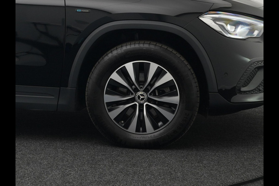 Mercedes-Benz GLA 250 e Style Plug In Hybrid 218pk Dealer O.H PHEV | Trekhaak af Fabriek | Camera | Widescreen Navi | Apple Carplay | BLIS | Parkassist | Sportstoelen Verwarmd |
