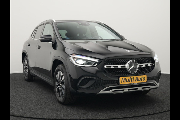 Mercedes-Benz GLA 250 e Style Plug In Hybrid 218pk Dealer O.H PHEV | Trekhaak af Fabriek | Camera | Widescreen Navi | Apple Carplay | BLIS | Parkassist | Sportstoelen Verwarmd |