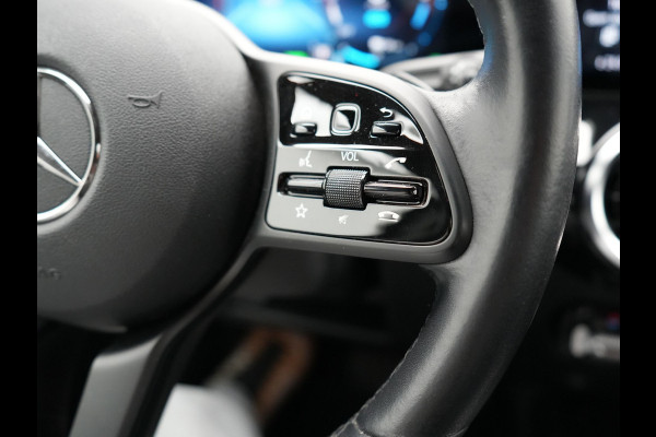 Mercedes-Benz GLA 250 e Style Plug In Hybrid 218pk Dealer O.H PHEV | Trekhaak af Fabriek | Camera | Widescreen Navi | Apple Carplay | BLIS | Parkassist | Sportstoelen Verwarmd |