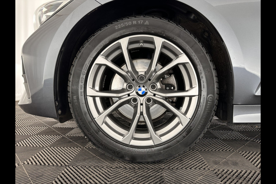 BMW 3-serie 320i Executive Edition Sport-Line Aut. *PANO | LEATHER-MICROFIBRE | FULL-LED | DIGI-COCKPIT | SPORT-SEATS | HIFI-SOUND | NAVI-FULLMAP | AMBIENT-LIGHT | ECC | CARPLAY | DAB | PDC | CRUISE | 17''ALU*