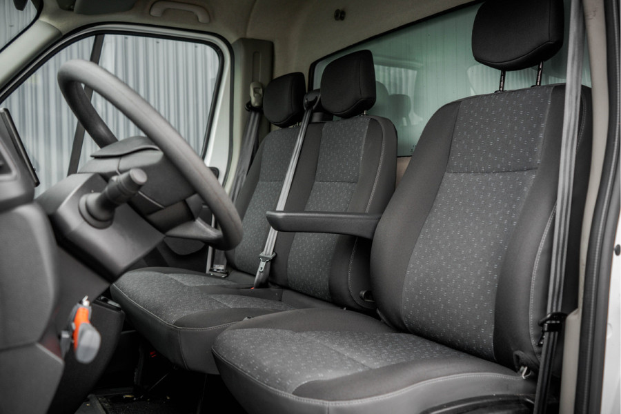 Opel Movano **2.3 Turbo | Bakwagen met Laadklep | 146 PK | Laadvermogen: 1203KG | Cruise | Navigatie | MF Stuur**