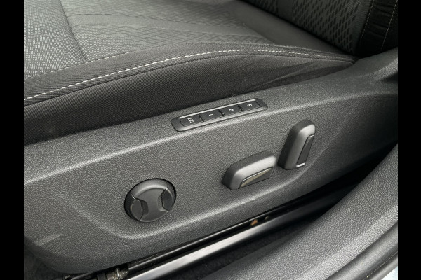 Škoda Octavia Combi 1.4 TSI iV PHEV Business Edition Plus | Head-Up | Carplay | LED | Camera | Memory | Navi | Sfeerverl.