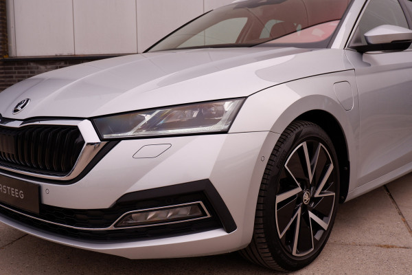 Škoda Octavia Combi 1.4 TSI iV PHEV Business Edition | Head-Up | Carplay | LED | Camera | Memory | Navi | Sfeerverl.