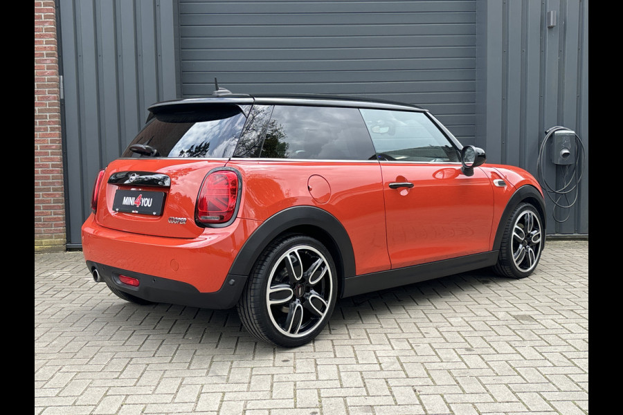 MINI 1.5 Cooper Chili - Leder - Navi - PDC - Schuif kantel - Stoelverwarming -