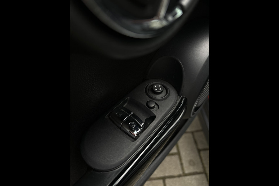 MINI 1.5 Cooper Chili - Leder - Navi - PDC - Schuif kantel - Stoelverwarming -