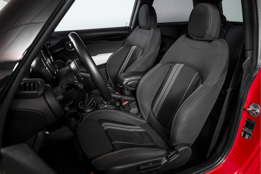 MINI Cooper 1.5 135 PK Chili - JCW Trim | Cruise | Stoel-+Voorruitverw. | PDC | NAV | ECC | LM 17" |