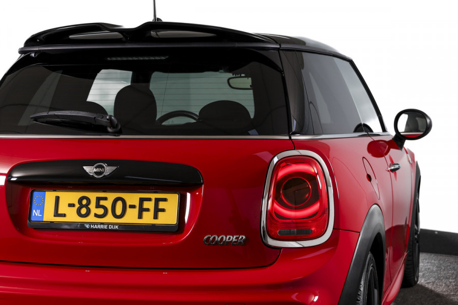 MINI Cooper 1.5 135 PK Chili - JCW Trim | Cruise | Stoel-+Voorruitverw. | PDC | NAV | ECC | LM 17" |