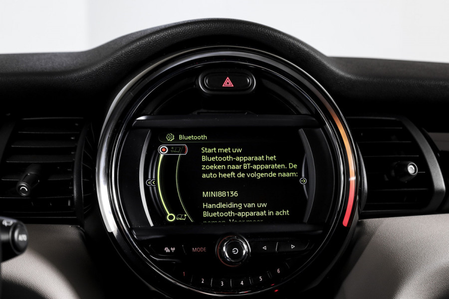 MINI Cooper 1.5 135 PK Chili - JCW Trim | Cruise | Stoel-+Voorruitverw. | PDC | NAV | ECC | LM 17" |