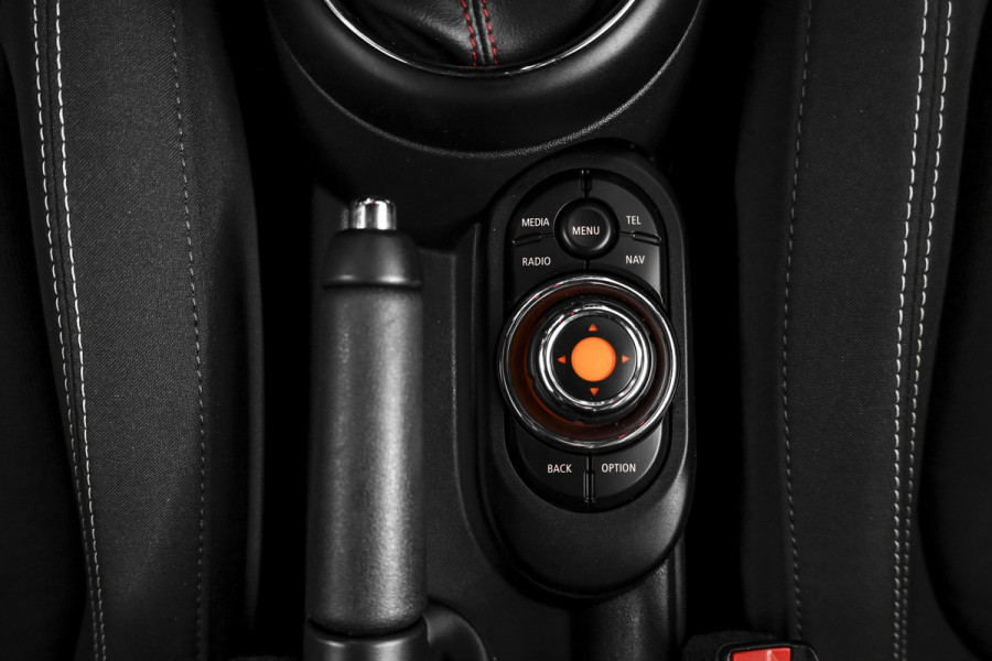 MINI Cooper 1.5 135 PK Chili - JCW Trim | Cruise | Stoel-+Voorruitverw. | PDC | NAV | ECC | LM 17" |