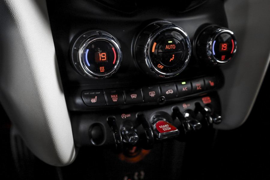 MINI Cooper 1.5 135 PK Chili - JCW Trim | Cruise | Stoel-+Voorruitverw. | PDC | NAV | ECC | LM 17" |