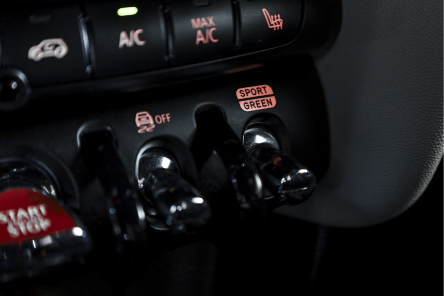 MINI Cooper 1.5 135 PK Chili - JCW Trim | Cruise | Stoel-+Voorruitverw. | PDC | NAV | ECC | LM 17" |