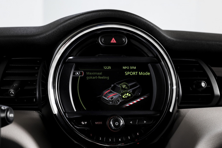 MINI Cooper 1.5 135 PK Chili - JCW Trim | Cruise | Stoel-+Voorruitverw. | PDC | NAV | ECC | LM 17" |