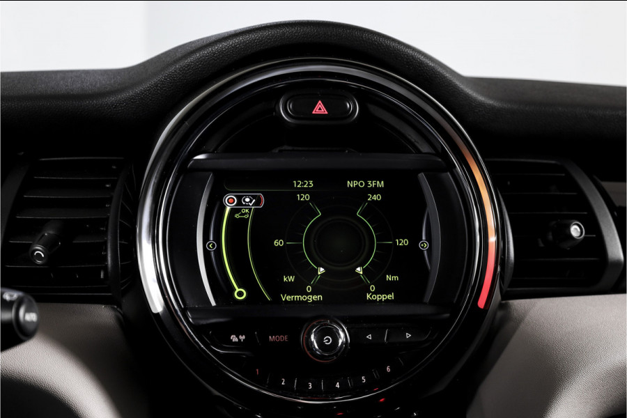 MINI Cooper 1.5 135 PK Chili - JCW Trim | Cruise | Stoel-+Voorruitverw. | PDC | NAV | ECC | LM 17" |