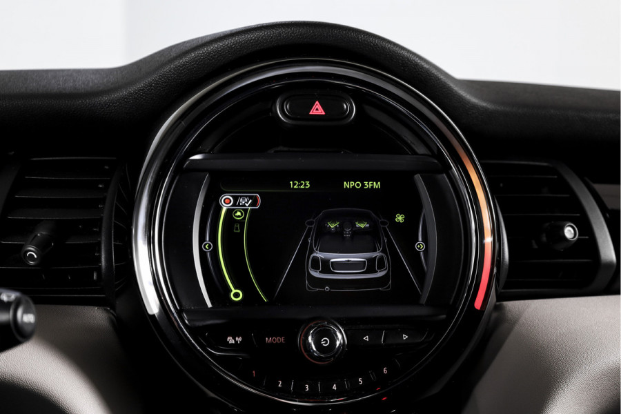 MINI Cooper 1.5 135 PK Chili - JCW Trim | Cruise | Stoel-+Voorruitverw. | PDC | NAV | ECC | LM 17" |