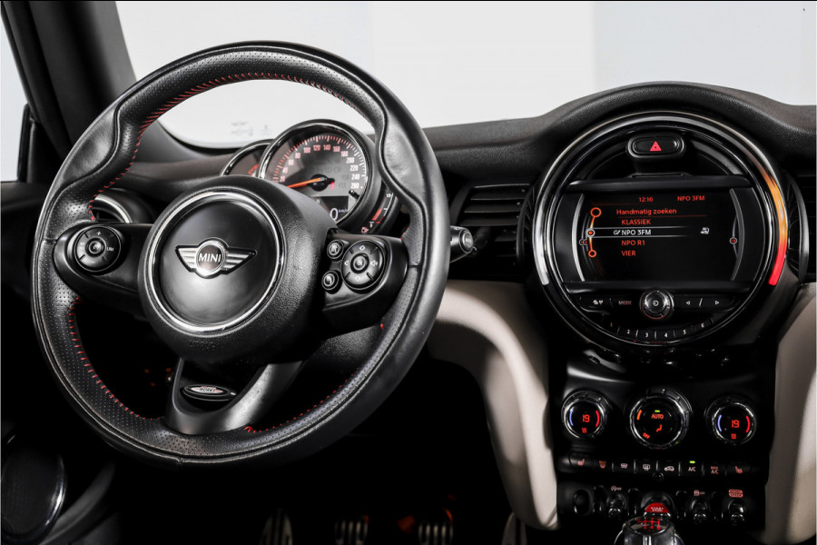 MINI Cooper 1.5 135 PK Chili - JCW Trim | Cruise | Stoel-+Voorruitverw. | PDC | NAV | ECC | LM 17" |